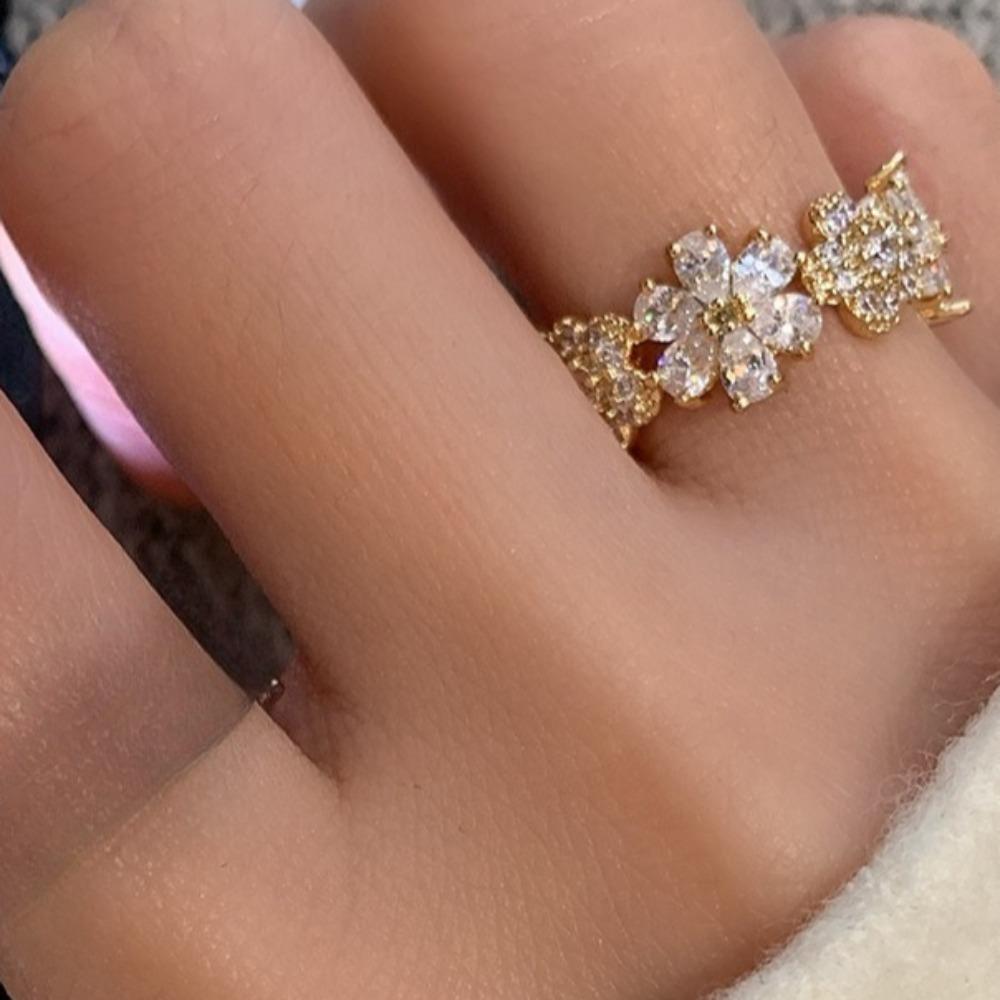 Luxury Floral Ring for Women Sparkling Cubic Zirconia Statement Cocktail Ring Fashion Jewelry Gift