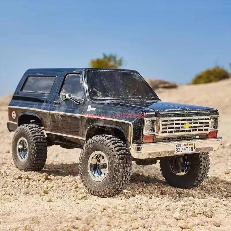 FMS 1/24 Chevrolet K5 Remote Control BLAZER Small Scale 4WD Dual Speed Door Bridge Off Road Vehicle Simulation Model Toy Gift