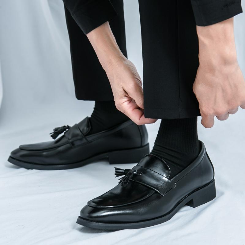 Fashion British Casual Business Flats All-match Men's Walking Shoes Fashionable Men Loafers High Quality Tassel Dress Shoes Plus Size 46