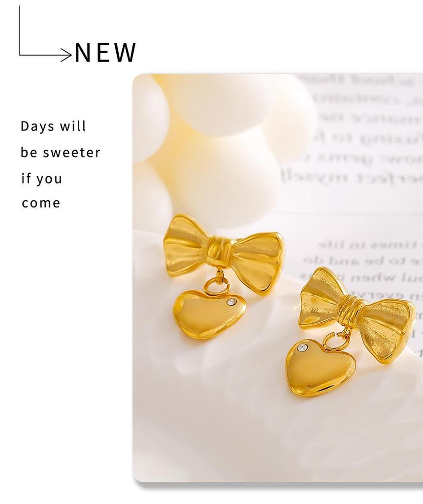 Gold-Plated Zircon Heart Stud Earrings with Pleated Bow Design