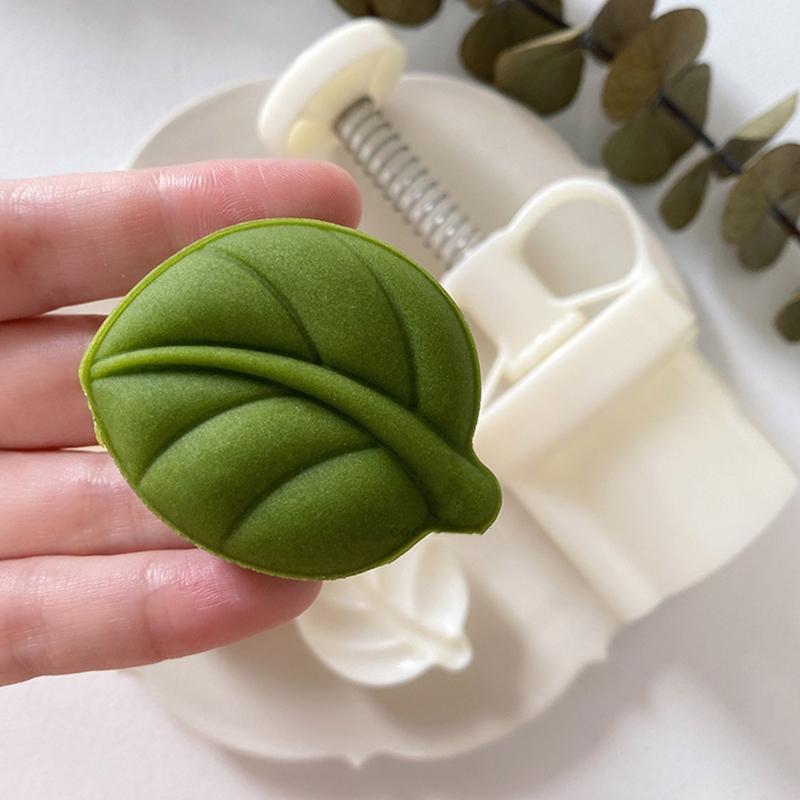 50g Plastic Material Mooncake Molds Leaf Shaped Mooncake Stamps DIY Baking Mooncake Accessories for Mid-Autumn Festival
