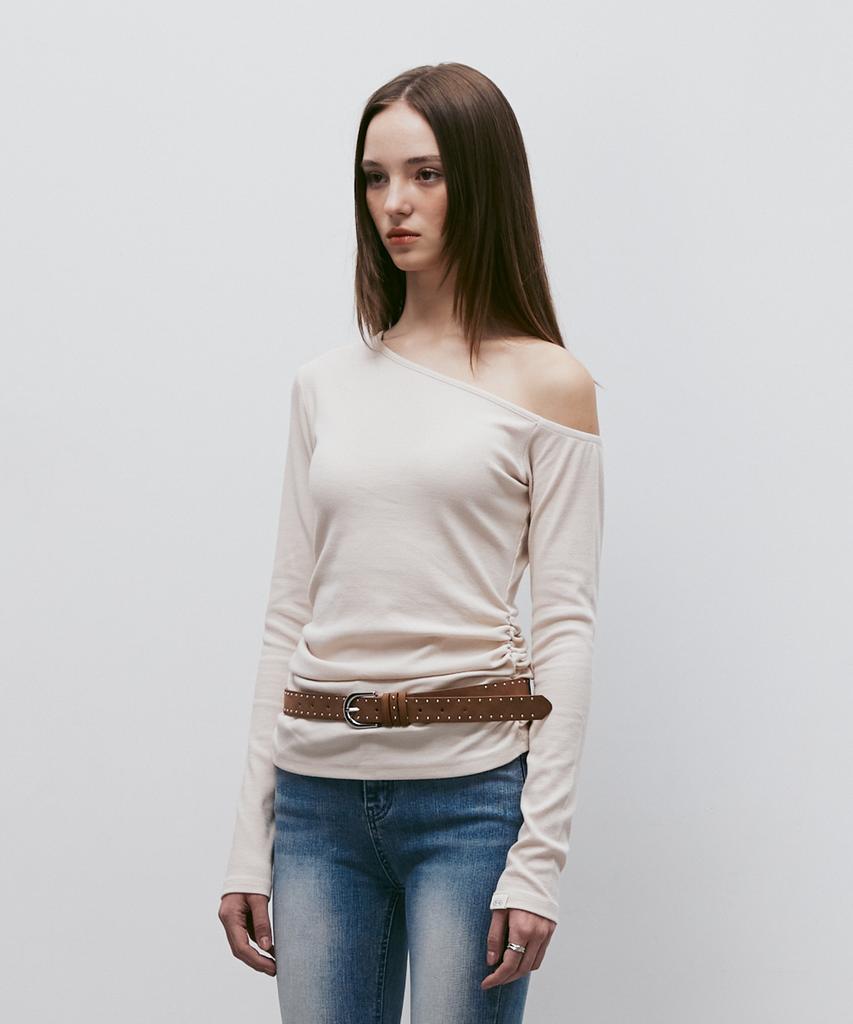 KITTY POTTERY Asymmetrical Off-Shoulder Shirred Top (Cream)