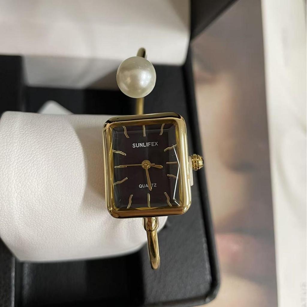 Golden Pearl Square Bracelet Watch - Women's Luxury Retro-Style Quartz Watch