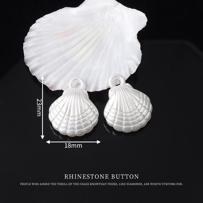 Hand-Sewn Irregular White Conch Shell Decorative Buttons for Skirts and Shirts