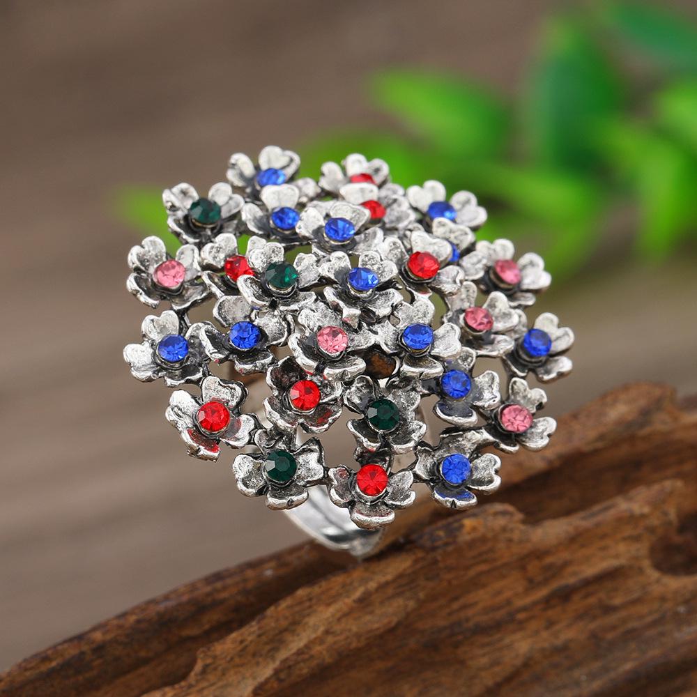 European  American Round Hollow Diamond Inlaid Retro Ethnic Ring