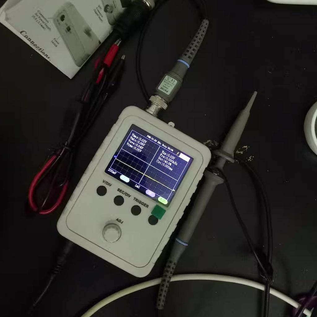 Easy to Use Digital Oscilloscope with 2.4" LCD, BNC Clip Cable Pre Assembled for Immediate Use in Electrical Experiments