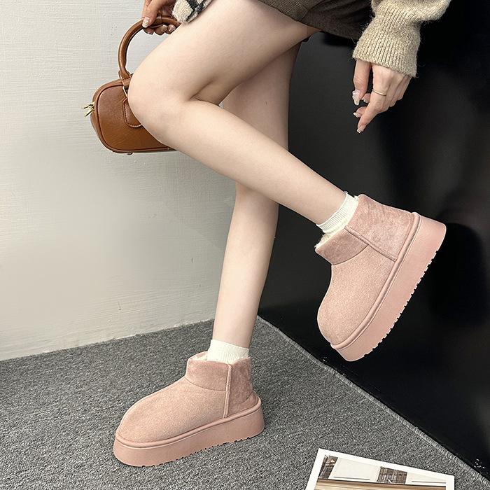 Thick-soled short snow boots women's fur integrated 2025 autumn and winter new piled thickened cotton boots bread Northeast cotton shoes