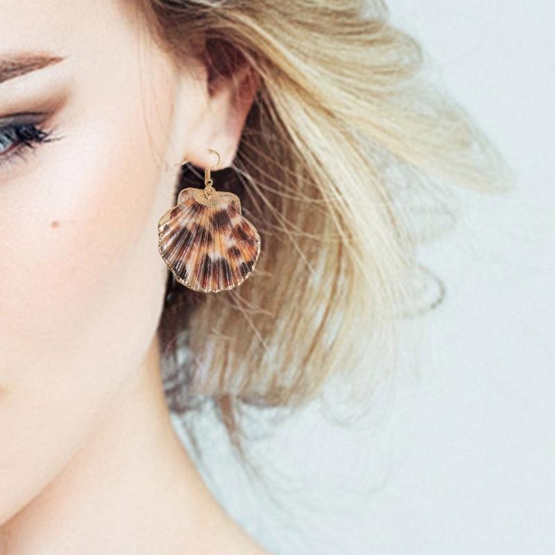 Natural Conch Shell Drop Earrings Unique Ocean Inspired Fashion Ear Jewelry Pendant Earrings Present for Women and Girls