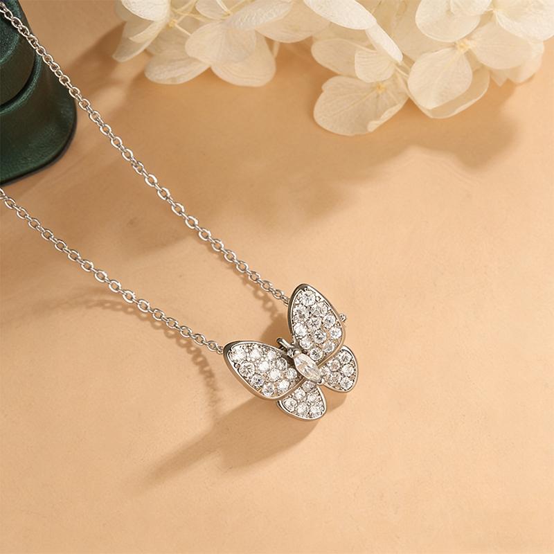 Fashionable and personalized women's simple and sweet butterfly zircon pendant with elegant temperament and versatile necklace