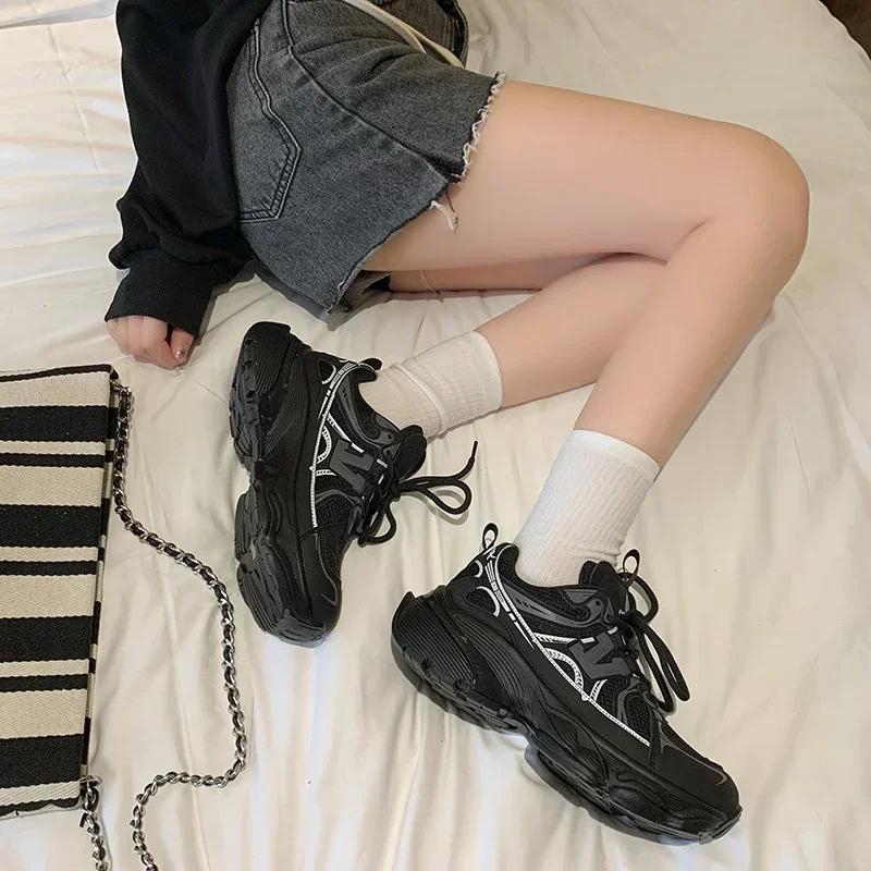 New Thick Soled Silver Dad Shoes for Women Vintage Versatile Breathable and Casual Sports Shoes for Women Casual Sneakers