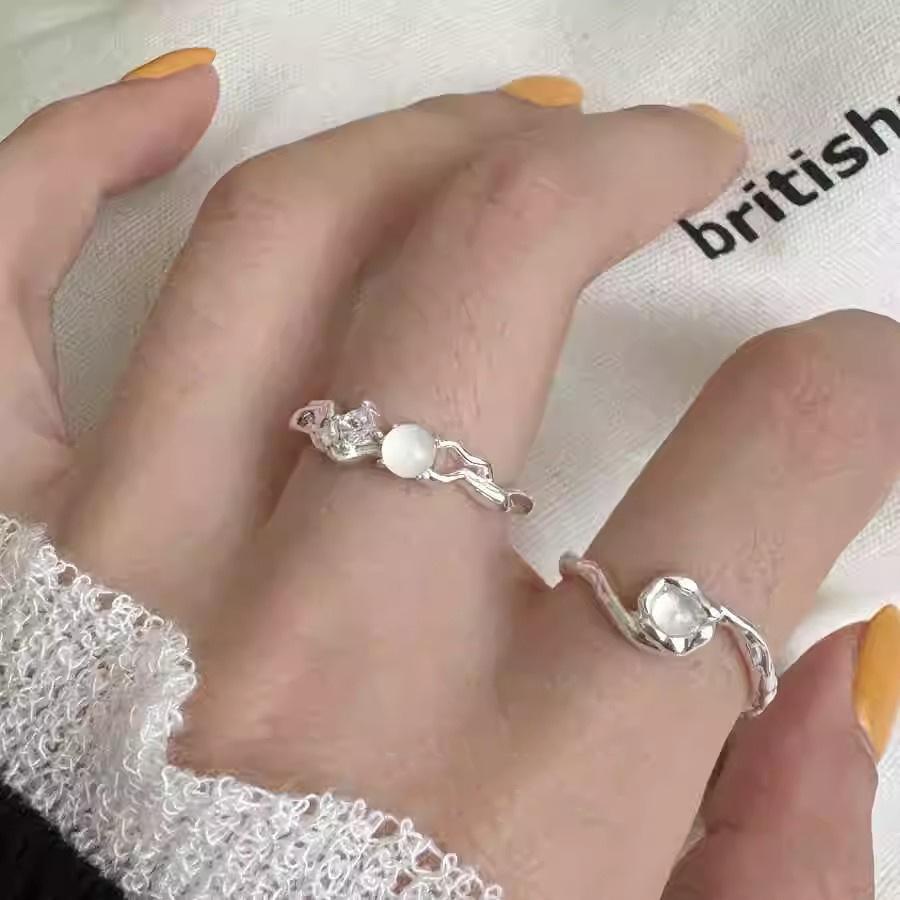 Lightweight Fashionforward Moonstone Agate Ring For Women With Striking Geometric Design