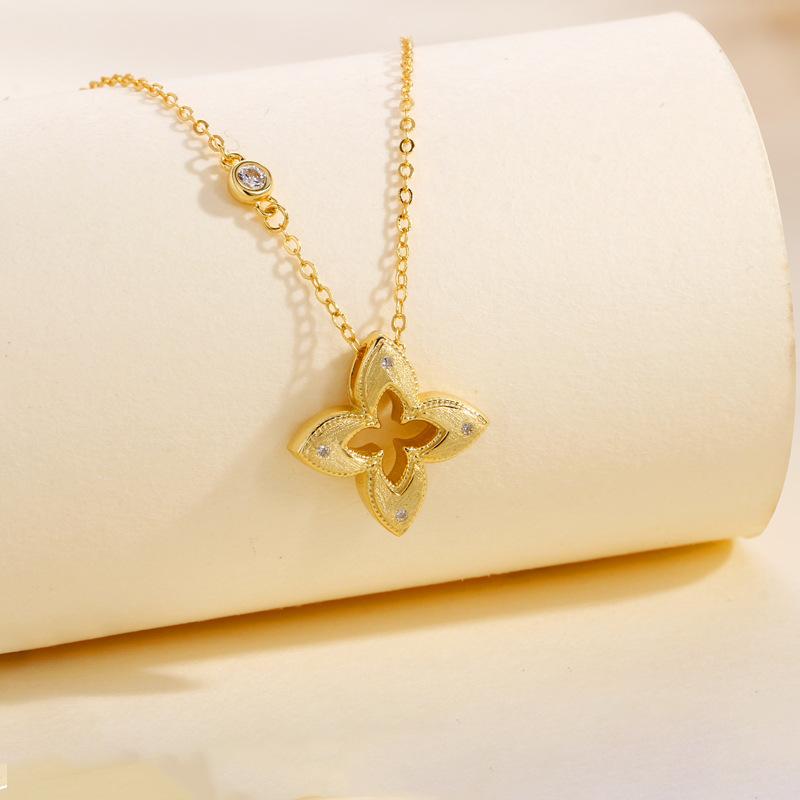 Brushed Four-leaf Clover Necklace Female French Retro Ins Style High-end Medieval Pendant