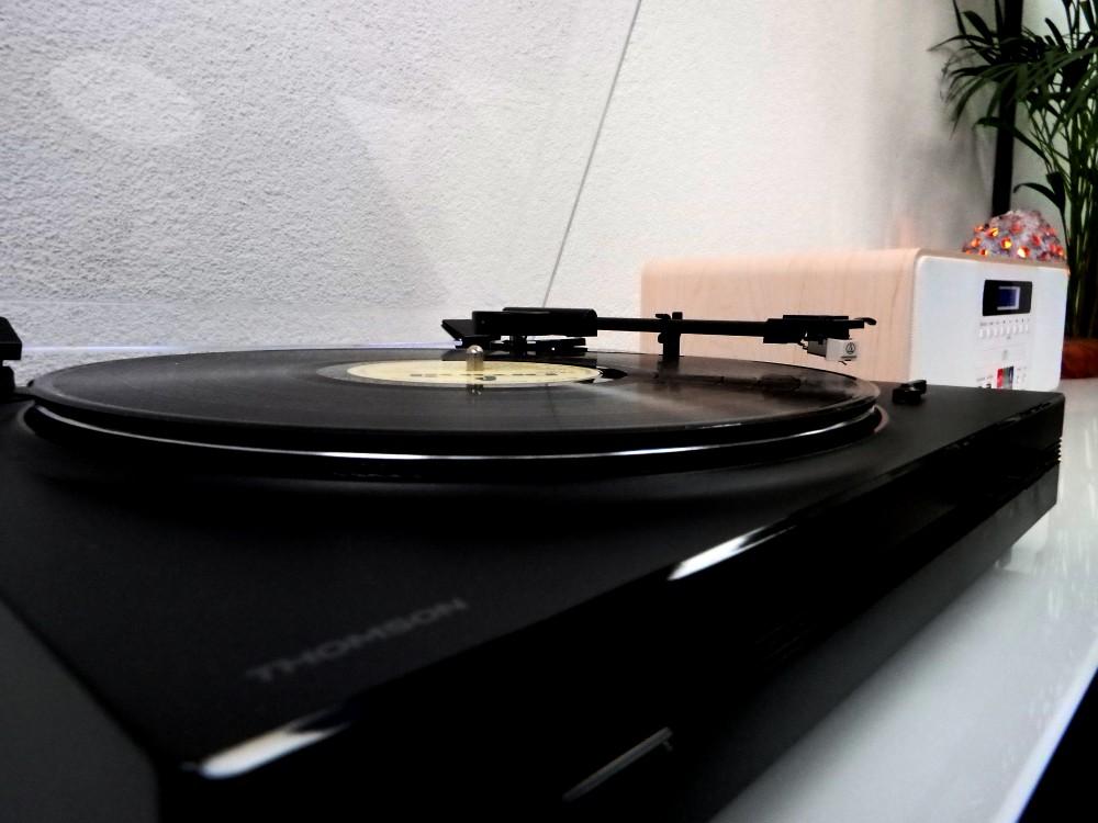 Stereoanlage / Digitale Mini-Anlage mit Plattenspieler THOMSON TT350 & MIC201, Thomson