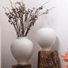 Schicke weiße Jingdezhen Keramikvase für stilvolle Wohnzimmerdekoration und Blumengestecke