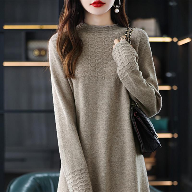 2025 Autumn/Winter Petite Loose Sweater, Semi-High Neck, Casual Knit Top for Middle-Aged Women.