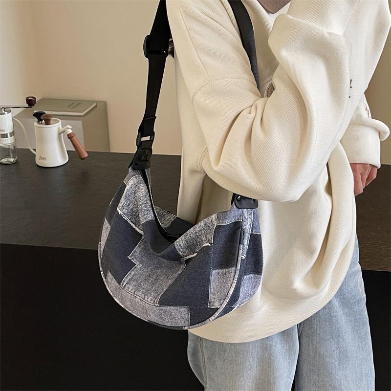 Джинсовая сумка в клетку женская сумка на плечо подмышками сумка на плечо сумка синий — фото 3