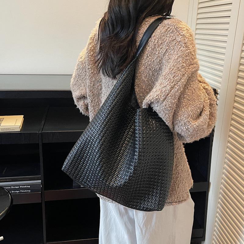 Large Capacity Bag Women's Fashion Woven Pattern Tote Bag Retro Versatile Commuter Shoulder Bag