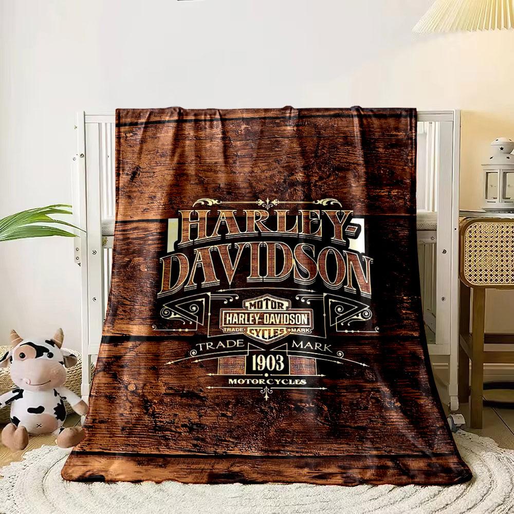 Rustikaler Holzhintergrund mit Vintage Harley-Davidson Logo und Typografie. Decke für alle Jahreszeiten Mittagspause Überwurf Geschenk 80cm x 120cm brown