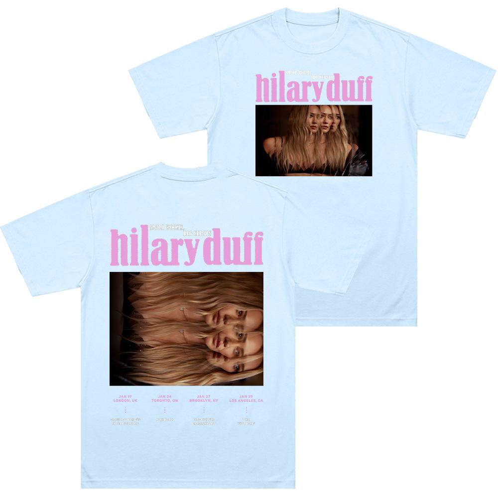 

Хіларі Дафф Футболки з туру SMALL ROOMS,BIG NERVES 2026 100% Бавовна З коротким рукавом Чоловічі та Жіночі Естетичний Комфортний Одяг L