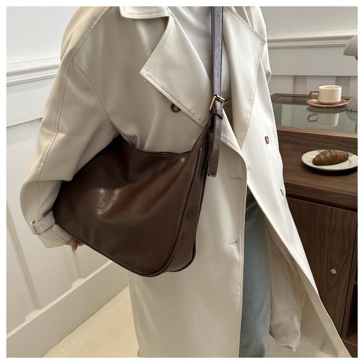 Korean Style Faux Leather Shoulder Bag for Women Trendy Minimalist Crossbody Tote Handbag CLE