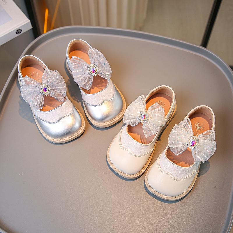 Spring and autumn new style fashionable little girl dance comfortable soft sole leather shoes