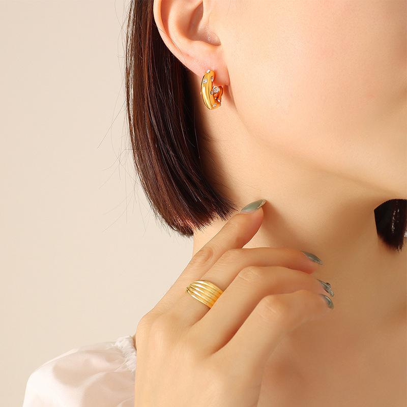 Gold-Plated Titanium Steel C-Shaped Earrings with Imitation Pearl and Zircon Inlays