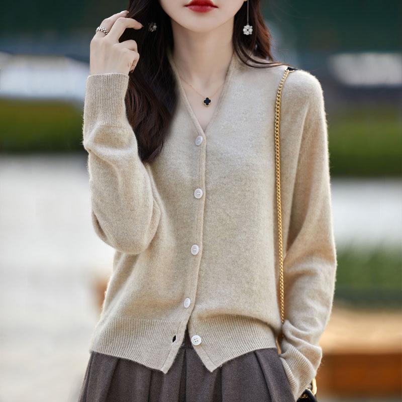 Maillard Merino Wool V-Neck Cardigan Sweater with Peaked Lapels and Solid Color Base Layer