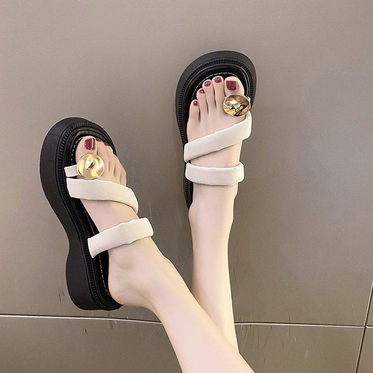

Set of toe slippers women s summer 2025 new fashionable versatile metal thick bottom comfortable casual foot cold slippers 40 бежевый