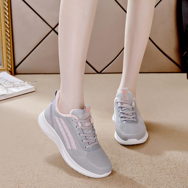 Autumn New Fly-woven Lightweight Casual Sports Shoes Medium and Soft-soled Walking Shoes