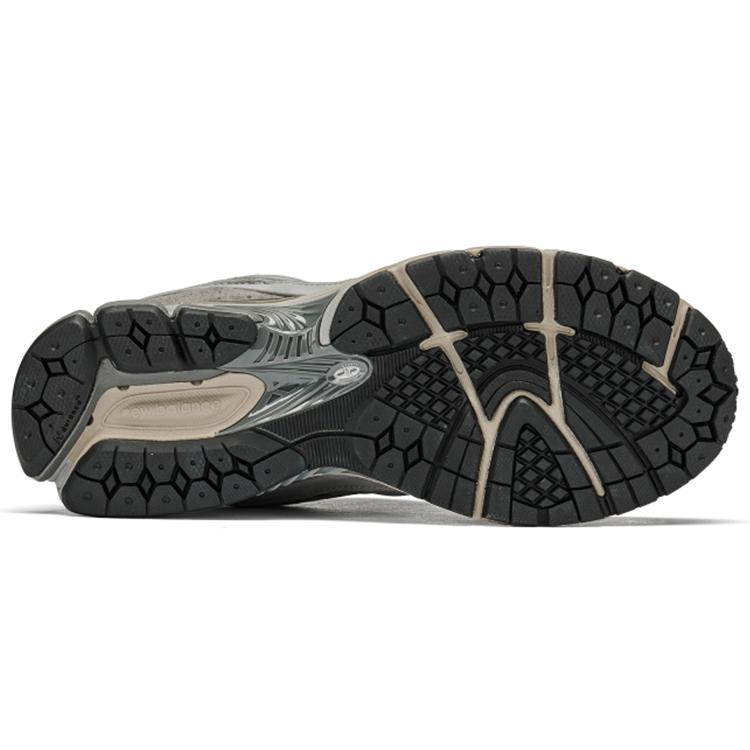 New New Balance 2002R Grey Pocket M2002RVC