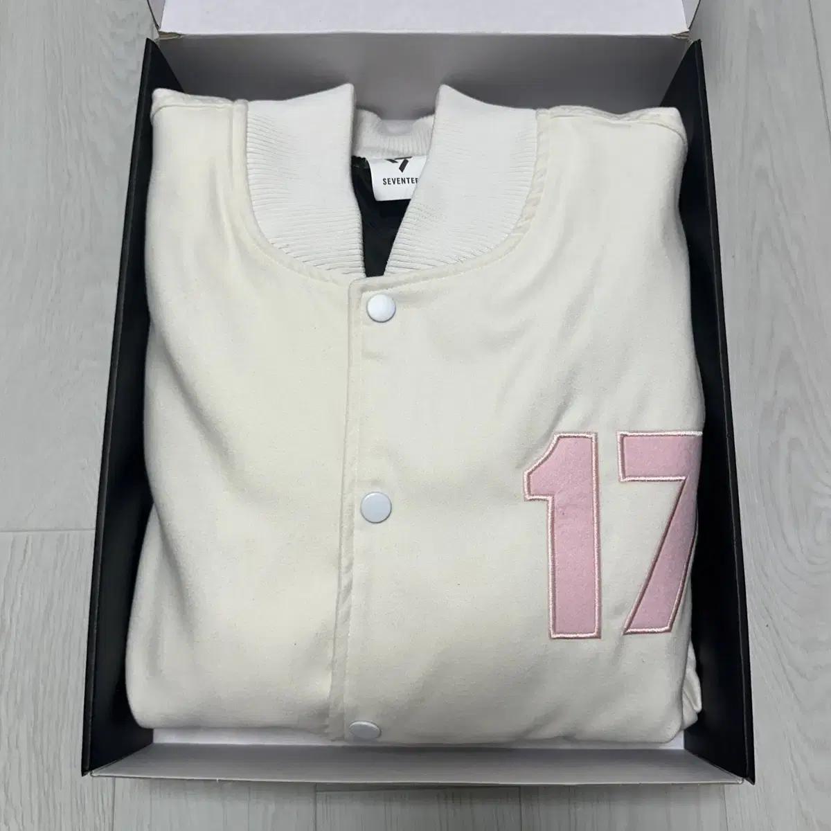 

Бейсбольный джемпер Seventeen Emka Sanok