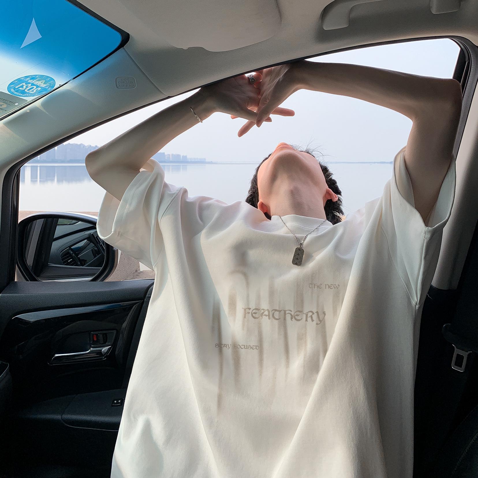 

Муссоновая серая футболка оверсайз с рукавом пять четвертей, мужской летний тренд 2024, больших размеров L белый