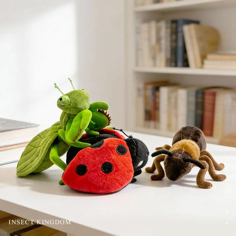 1pcs 6 Kinds of Insects Plush Toys Lifelike Butterfly Ant Bee Ladybug Mantis Spider Funny Simulated Insect Model Doll