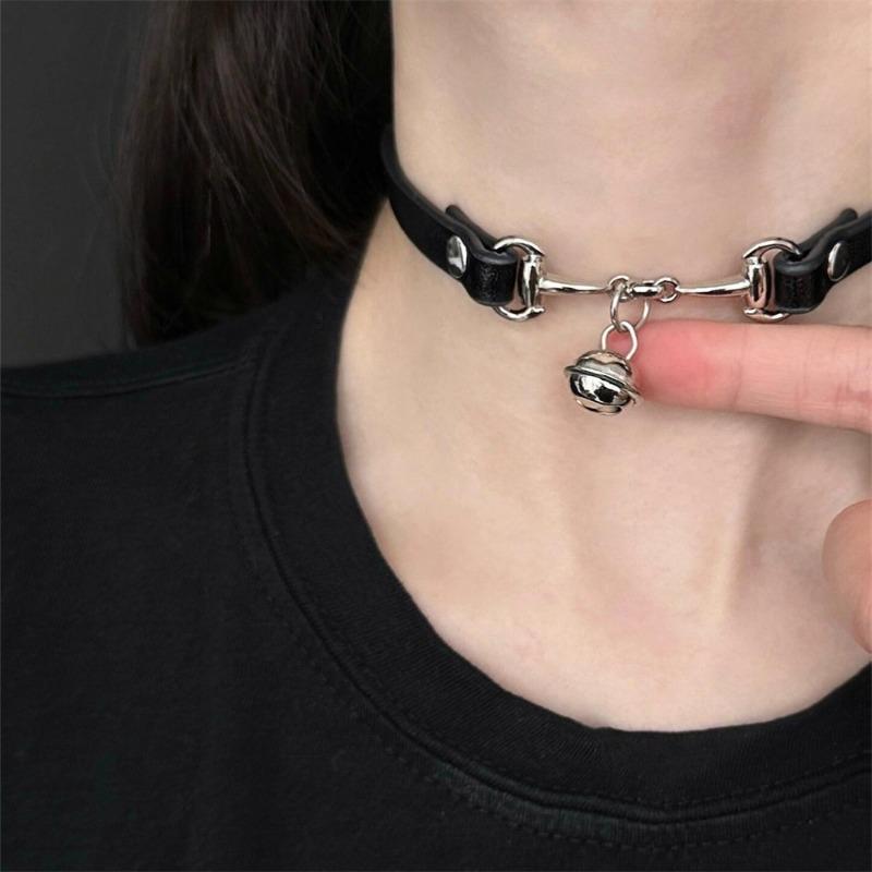 Černý PU kožený choker náhrdelník pro ženy dívky muže cool punk gotický s hroty biker choker PU kožený obojek cvočkované rockové náhrdelníky