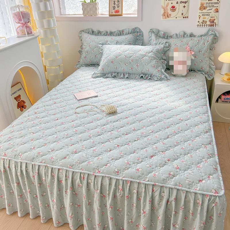 Four Season Universal Washed Cotton Bed Skirt Quilted Padded Thick Ventilate Bed Cover Three Piece Pastoral Floral Bed Sheet Set
