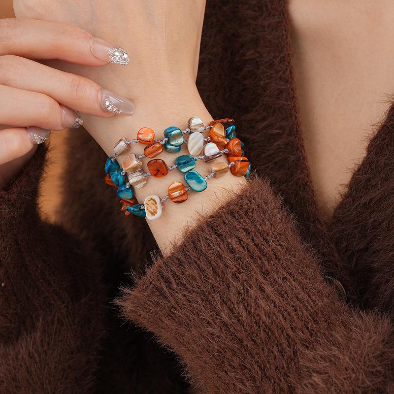 Colliers en Perles de Coquillage Irrégulières pour Femmes Colorés Rétro Style Ethnique Multi-couches Chaînes de Clavicule Bijoux de Soirée Haut de Gamme V