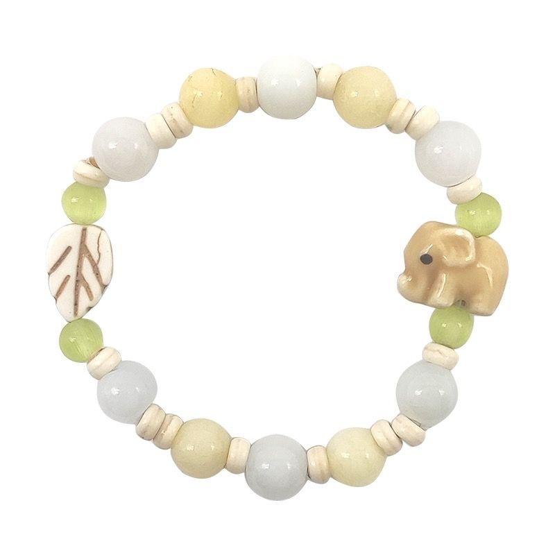Keramikperlen-Armband - Ein Nischen-Handarbeits-Accessoire für beste Freunde. Dopamin Schmuck im Studentenstil.