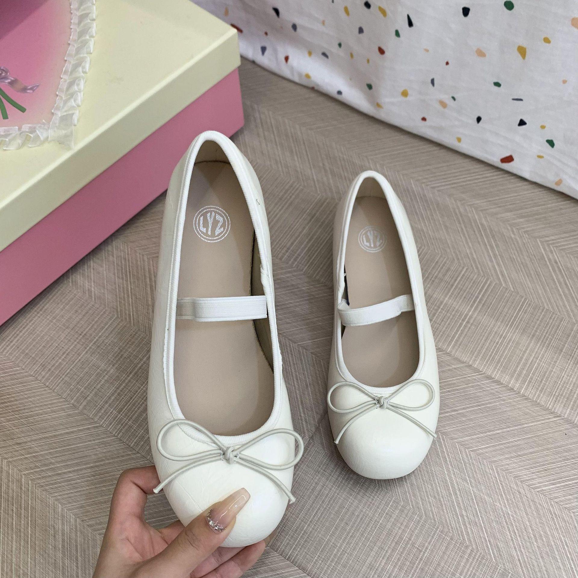 

Белая круглая голова с юбкой, легкий рот, толстый каблук, одинарная обувь женская, 2025 новая летняя, ретро, французские балетки Мэри Джейн 35 белый