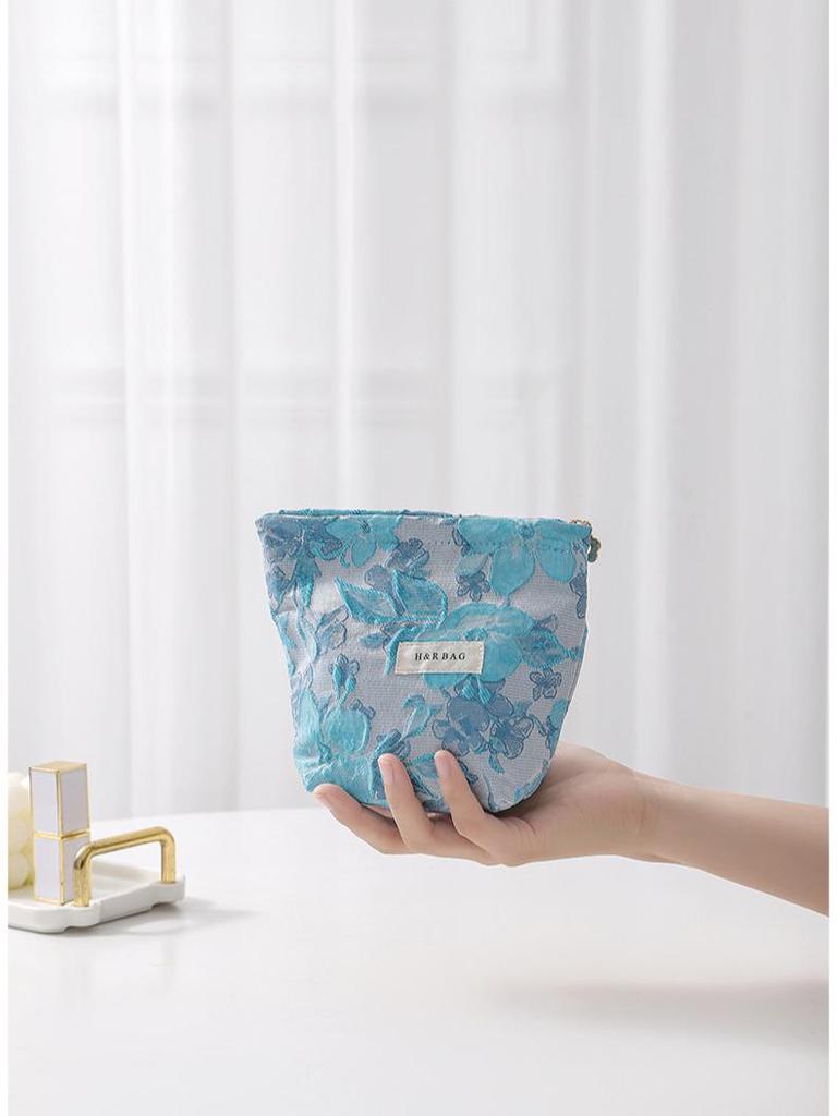 Luxurious Embossed Jacquard Makeup & Skincare Clutch - Large Capacity Toiletry Bag