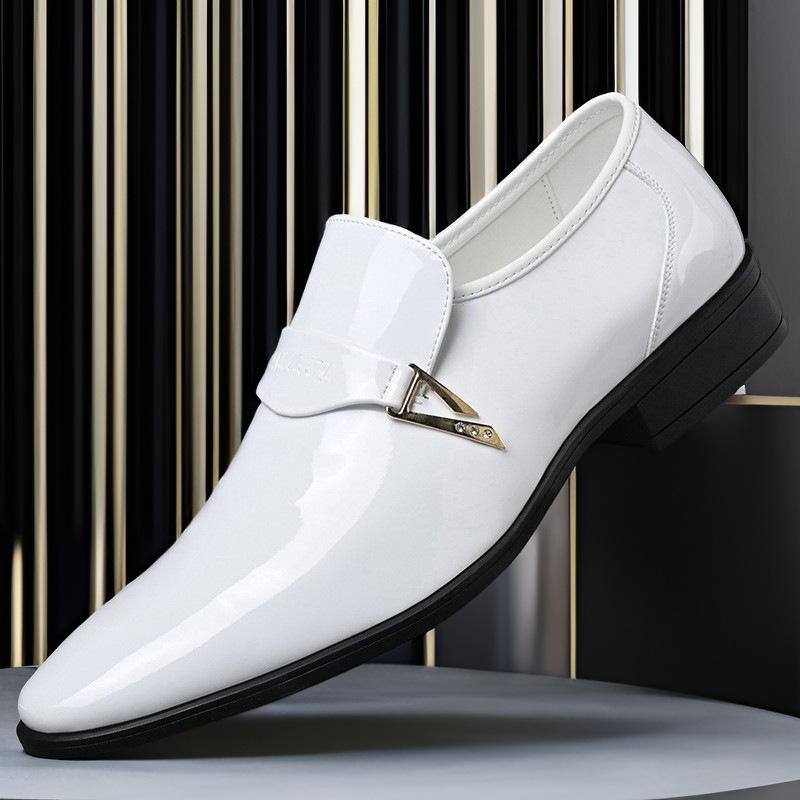 

2025 новая кожаная обувь мужская большого размера лакированная глянцевая остроносая деловая классическая британская дышащая молодежная универсальная свадебная обувь мужская 48