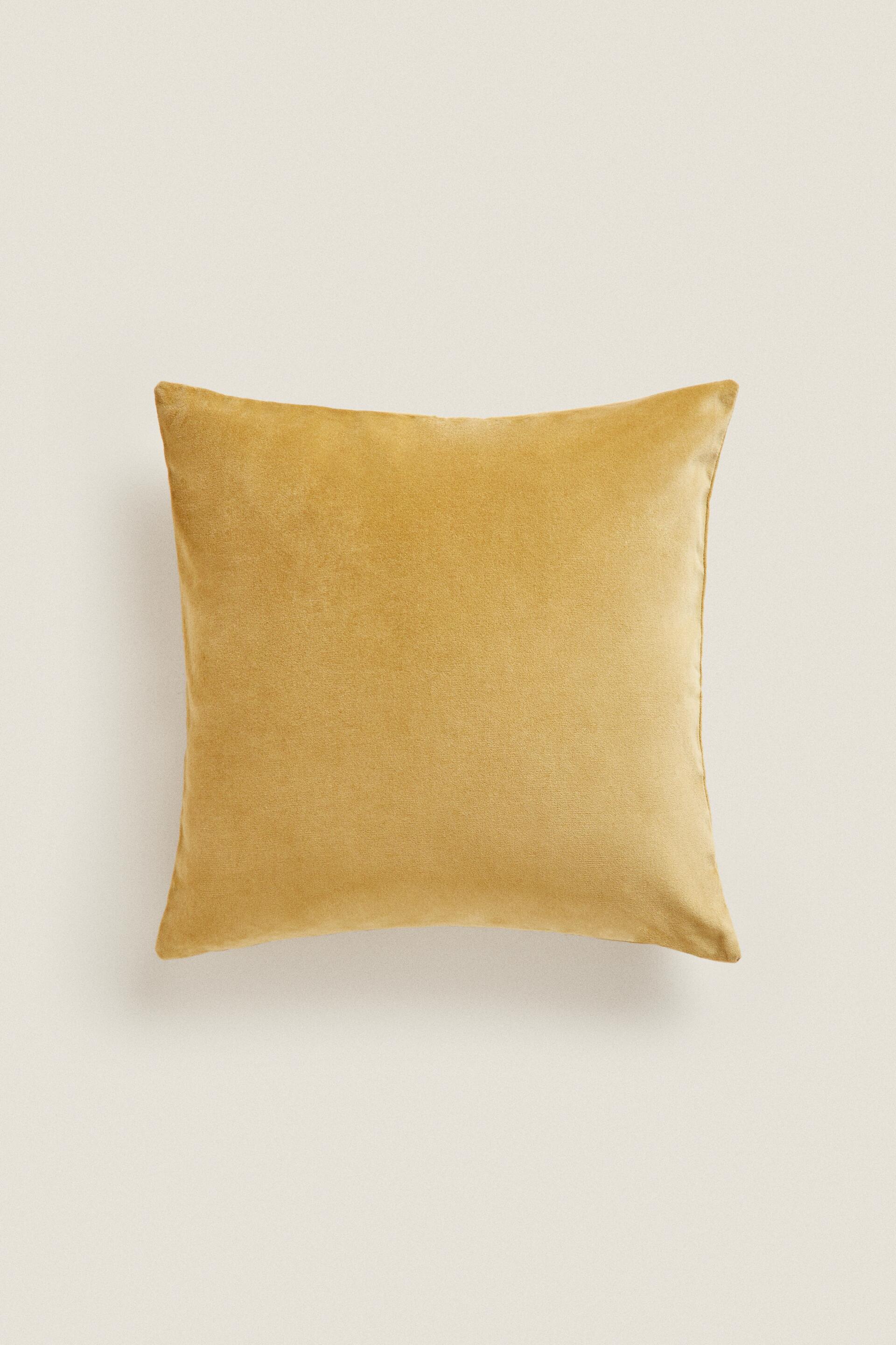 

VELVET CUSHION COVER