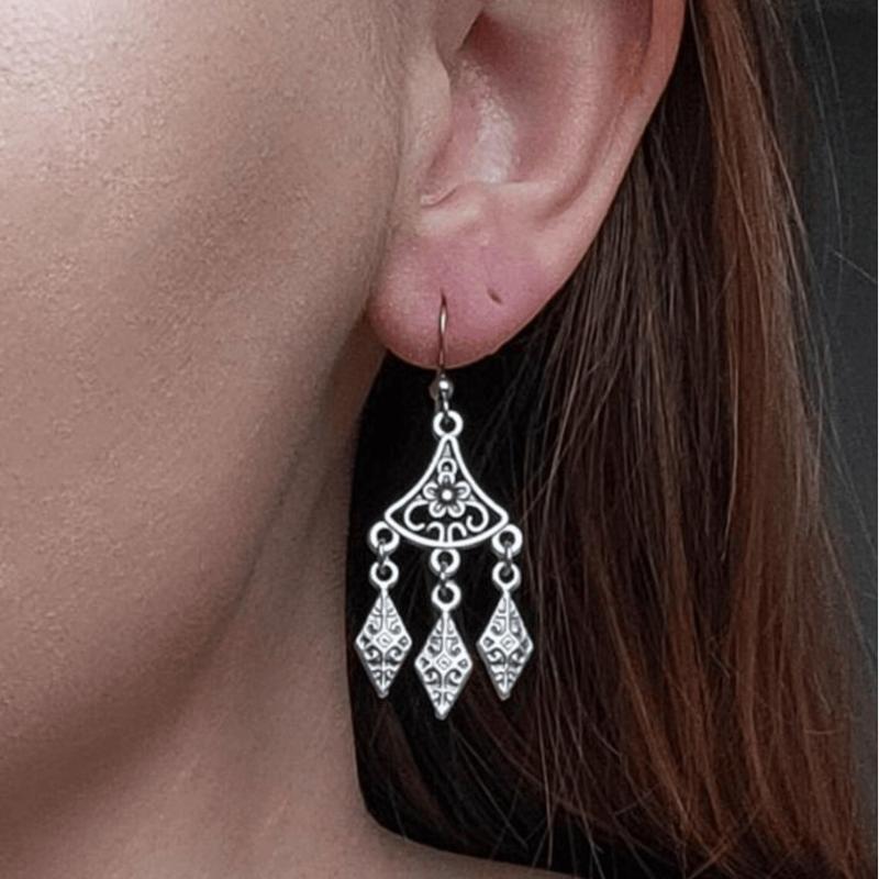 

Bohemian Silver Flower Drop Earrings Vintage Hollow Out Ethnic Style Dangle Earrings For Women Jewelry A5