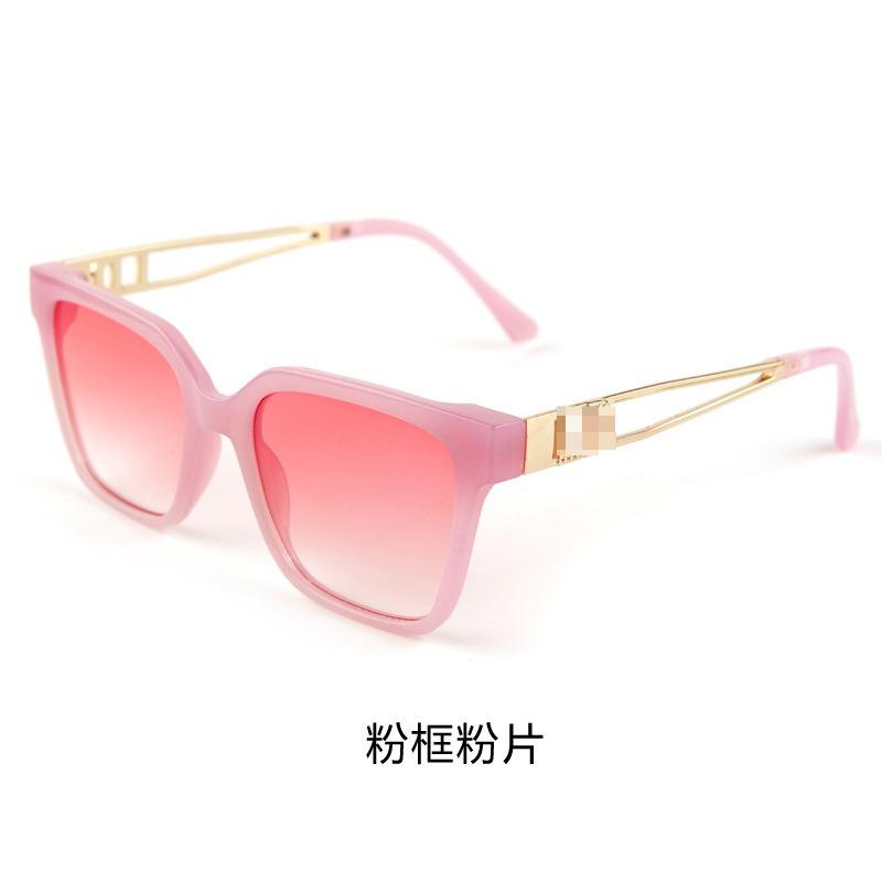 Square Frame Hollow Out Sunglasses for Men Women Brand Design Fashion Vintage Metal Golden Sun Glasses Unisex Eyewear