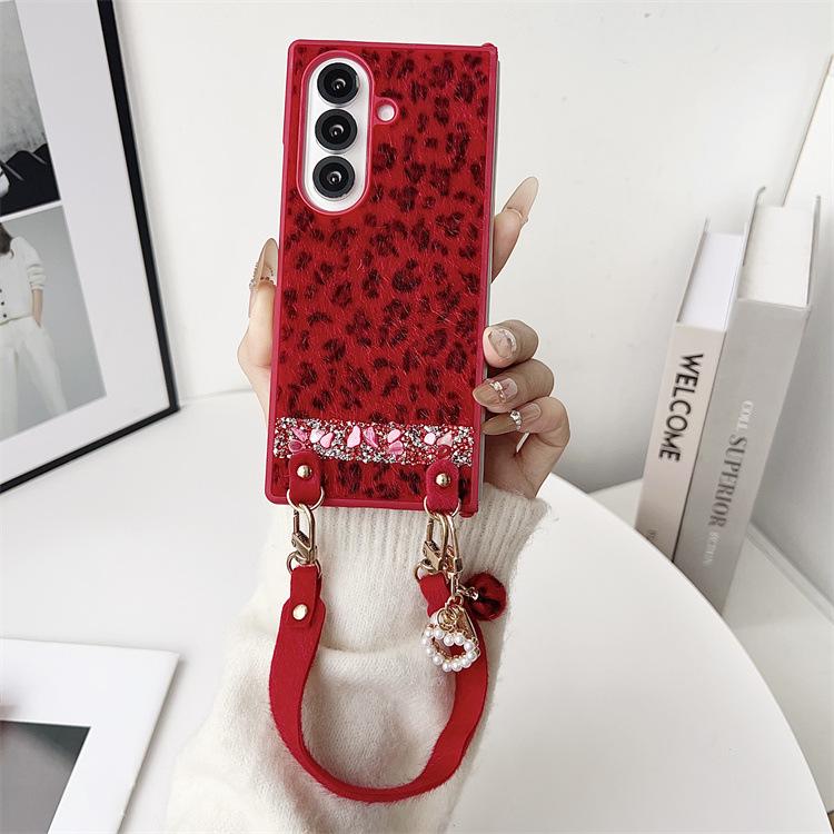 Applicable to Samsung ZFold7 folding leopard print splicing mobile phone case love plush portable ZFold6 anti-drop protective case