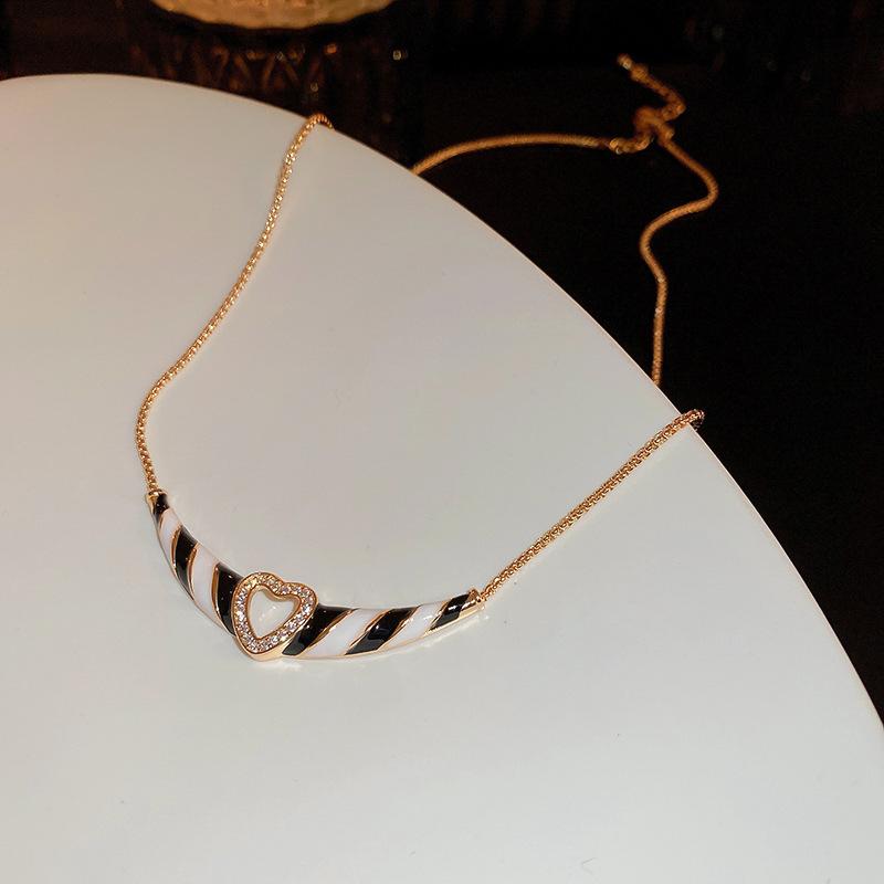 Drip Twisted Geometric Earrings Necklace Set, Vintage Premium Light Luxury Accessories Gift