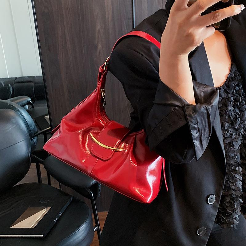 2025 new high-end underarm bag fashionable versatile women's bag commuter shoulder bag niche commuter messenger bag