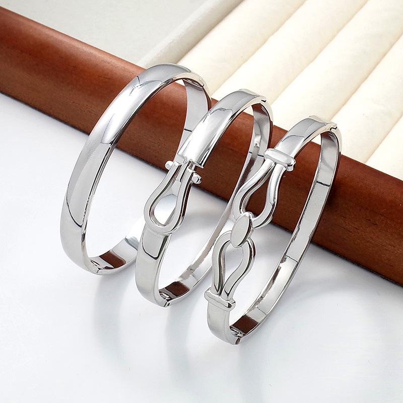 Trendy Titanium Steel Gold-Plated Open Bangle for Women - Elegant, European & American Style, Simple & Versatile Light Luxury Bracelet