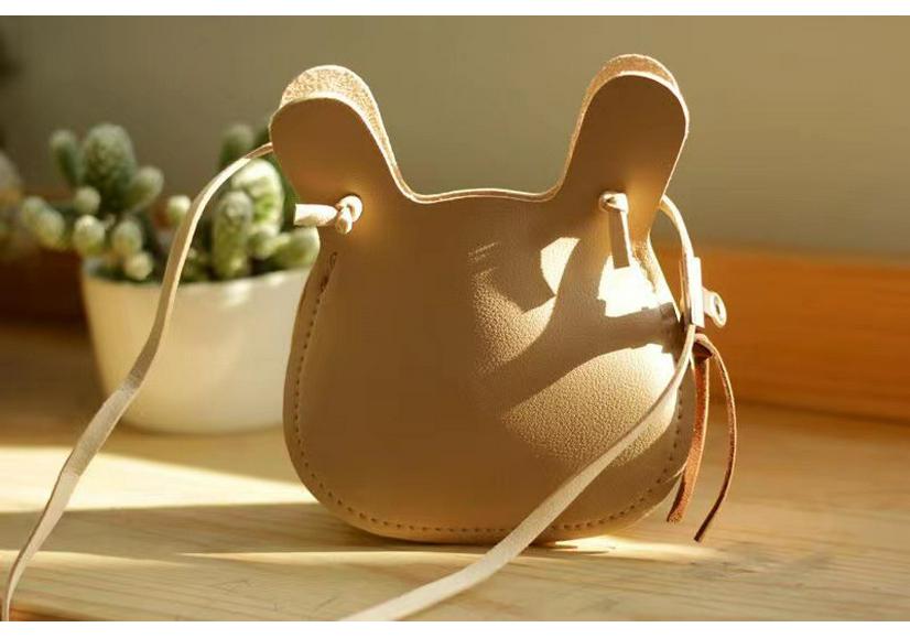 Korean-Style Cartoon Animal PU Crossbody Bag - Cute, Versatile Children's Travel Shoulder Bag