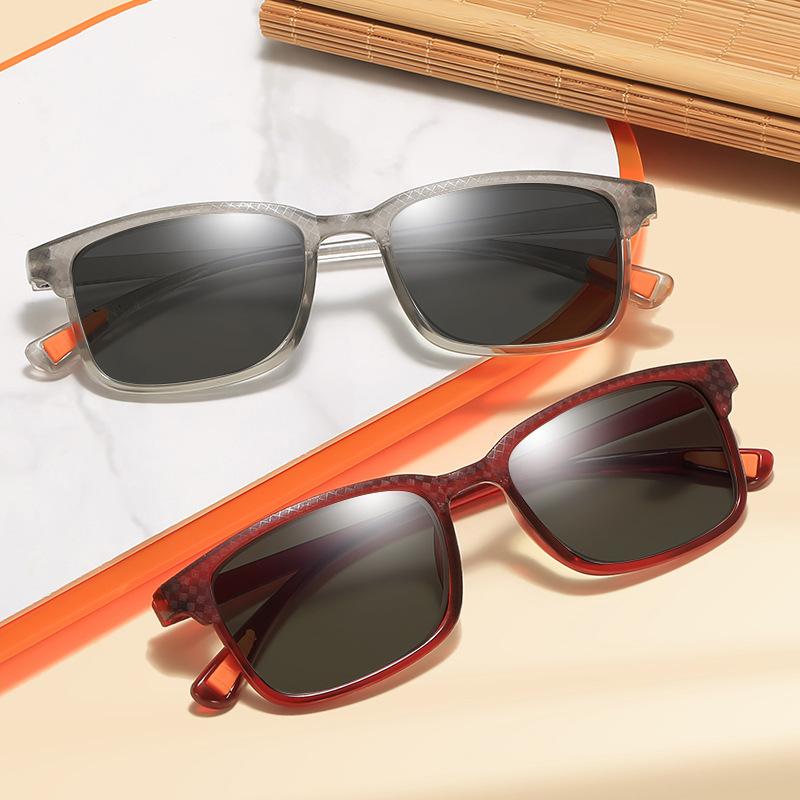 New Ultra Light Square Frame Sunglasses for Men Women UV Protection Fashion Outdoor Sunscreen Glasses Senior Style