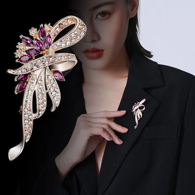 

Элегантная женская брошь с кристаллами и жемчугом - Модная булавка-корсетный аксессуар